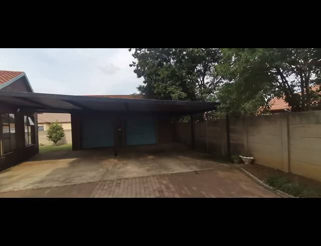 4 BEDROOM HOUSE FOR SALE IN BERGSIG
